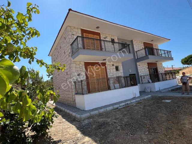 Hacıveli Mahallesi, Foça içerisinde kiralık mülk