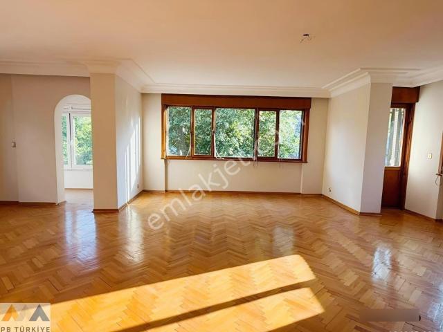 Kadiköy, İstanbul içerisinde kiralık mülk