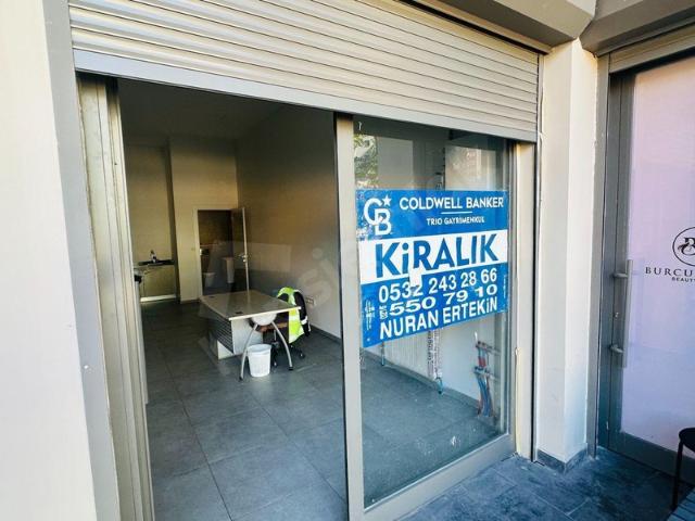 Kalamış, Kadıköy içerisinde satılık Dükkan