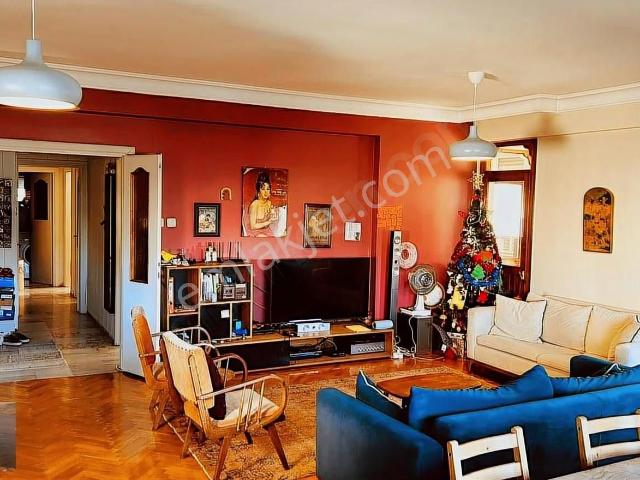 Kadiköy, İstanbul içerisinde kiralık mülk