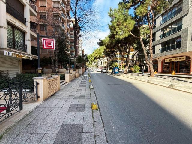 Caddebostan Mahallesi, Kadıköy içerisinde satılık mülk