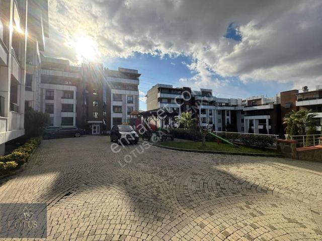 İzmit, Kocaeli içerisinde satılık mülk
