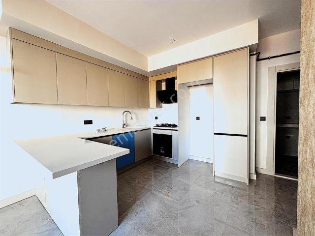 Karşiyaka, İzmir içerisinde kiralık mülk