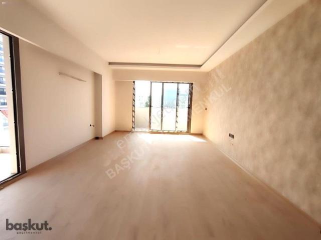 Karşiyaka, İzmir içerisinde kiralık mülk
