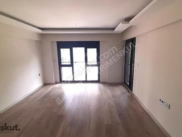 Karşiyaka, İzmir içerisinde satılık mülk