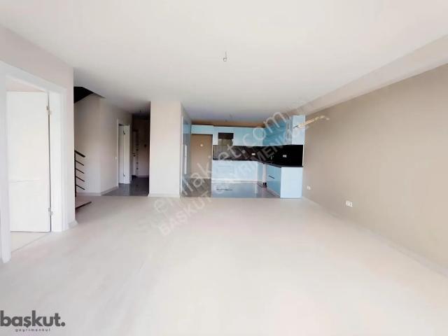 Bayrakli, İzmir içerisinde satılık mülk