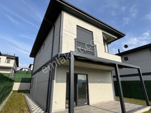 İzmit, Kocaeli içerisinde satılık Villa