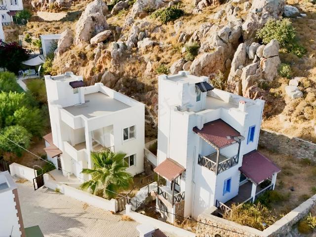Yukarı, Bodrum içerisinde satılık Villa