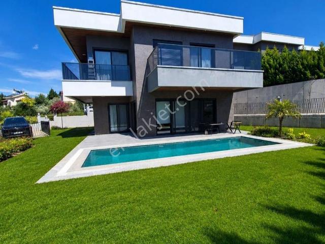 Kuşadasi, Aydin içerisinde satılık Villa