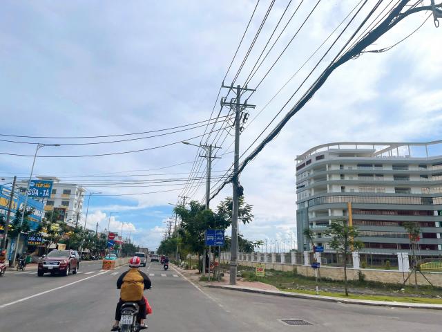 Nhà mặt phố bán