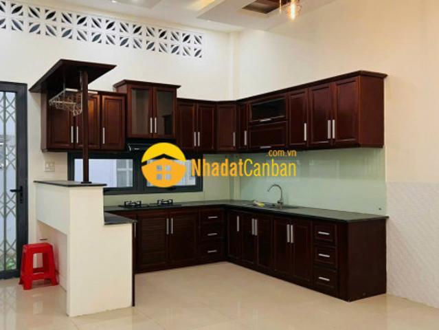 Nhà mặt phố bán
