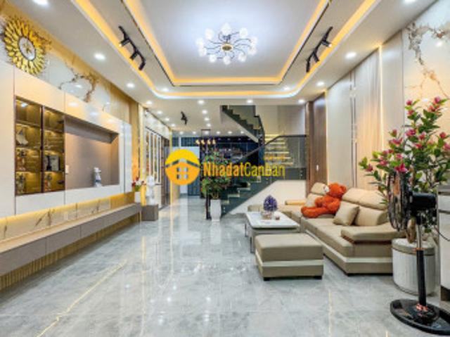 Nhà mặt phố bán