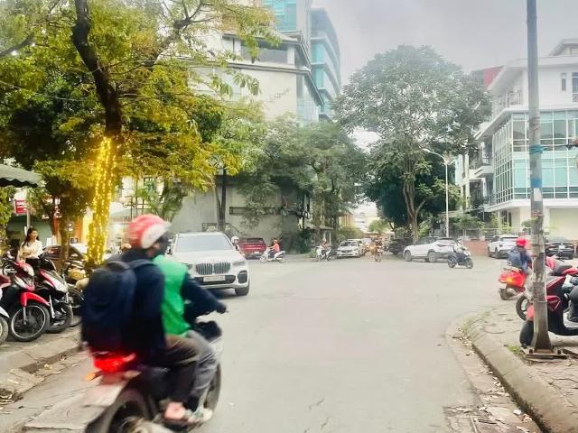Nhà mặt phố bán tại Hoàn Kiếm, Hà Nội