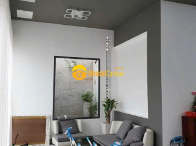 Nhà mặt phố bán