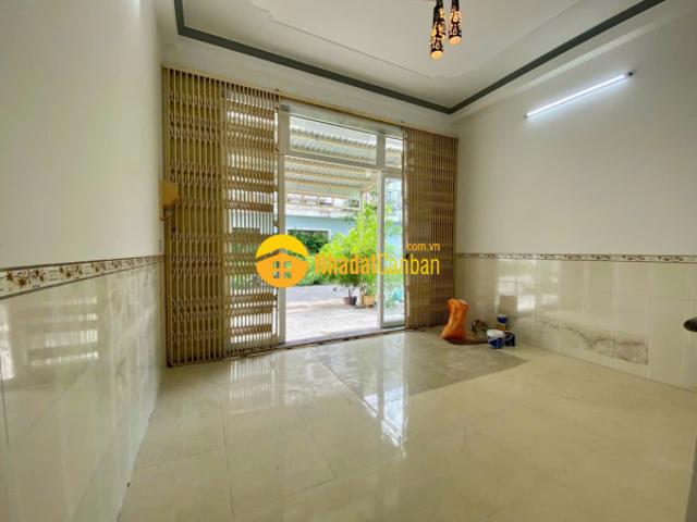 Nhà mặt phố bán