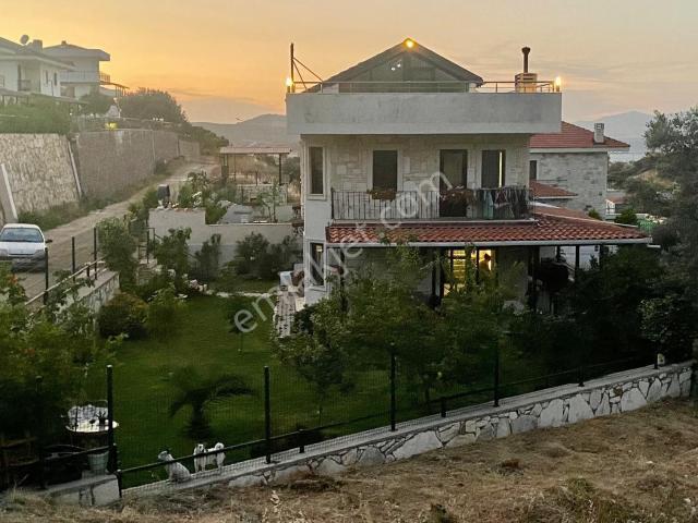 Foça, Mustafa Kemal Atatürk Mahallesi içerisinde kiralık Villa