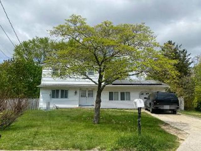 House for sale in Bohemia, New York