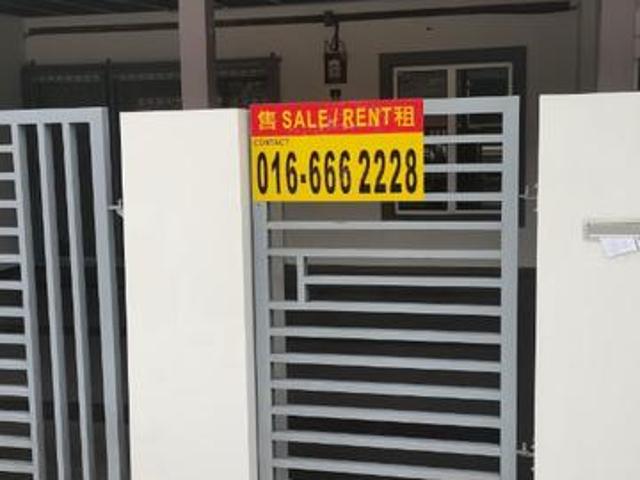 Terraced House for sale in Malaka