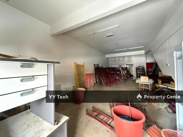 Shop for sale in Malaka