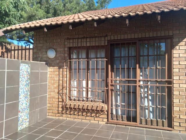 Apartment for rent in Douglasdale, Randburg