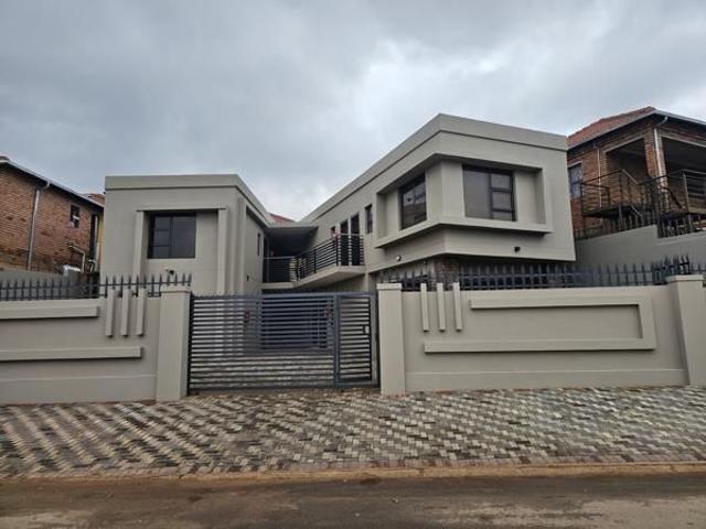 Apartment for rent in Emndeni, Soweto