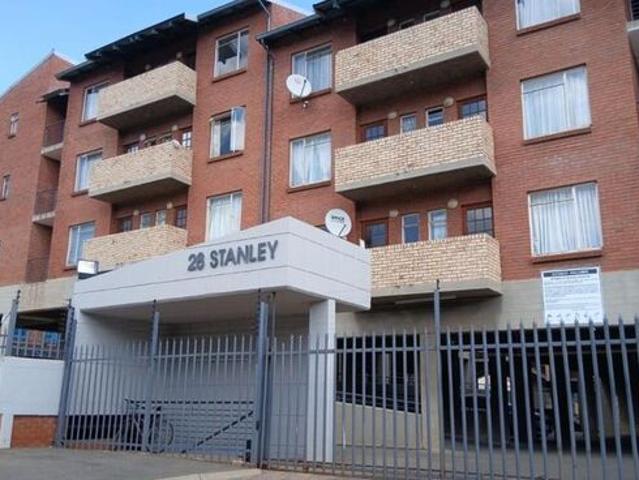 Apartment for rent in Rossmore, Johannesburg