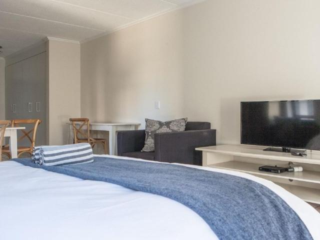 Apartment for rent in Paulshof, Alexandra