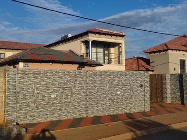 House for rent in Vosloorus, Gauteng