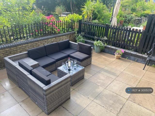 Apartment for rent in St. George in the East, Greater London