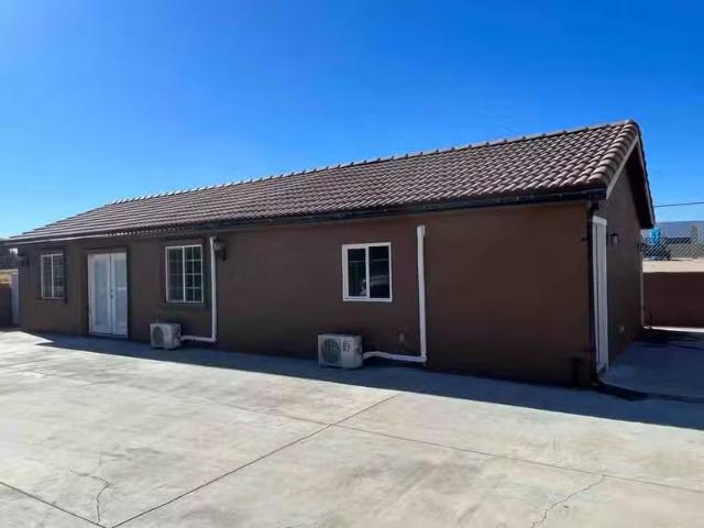 House for rent in Ontario