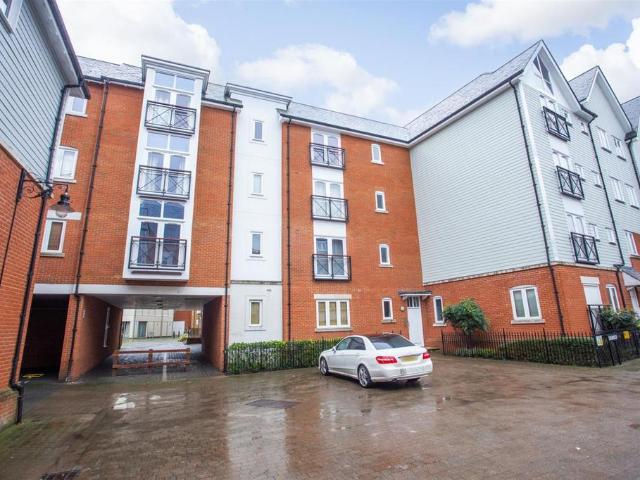 Apartment for rent in St. Mildred's, The Bridge