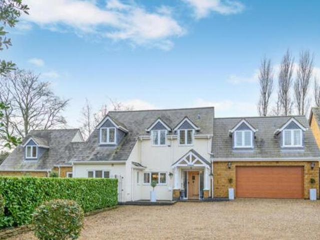House for sale in Northampton, Northamptonshire