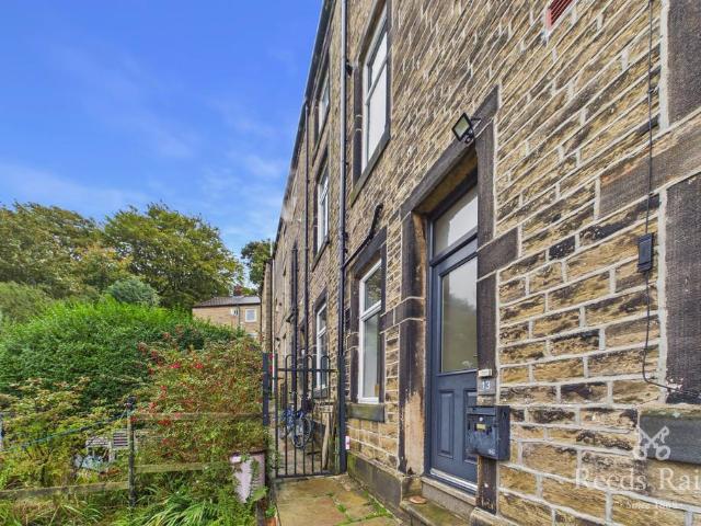 House for rent in Salford, Calderdale