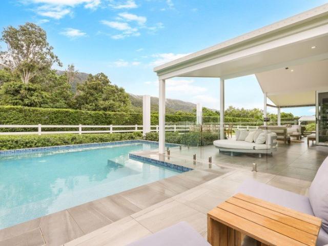 House for sale in Kewarra Beach, Queensland