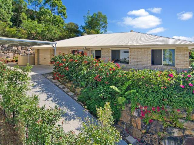 House for sale in Ferny Glen