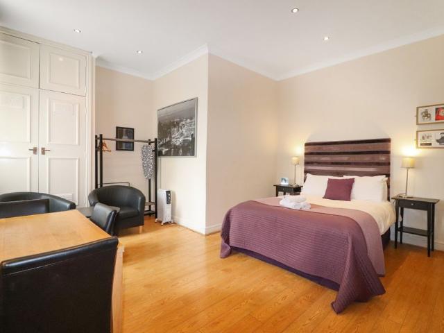 Apartment for rent in Falcon Lodge, Wales