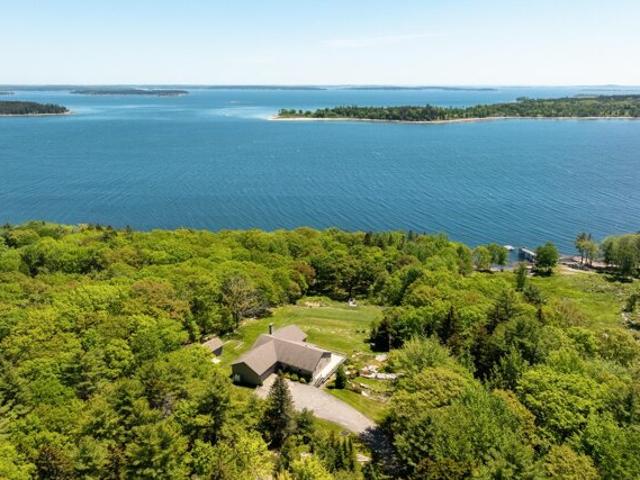 House for sale in Bristol, Maine