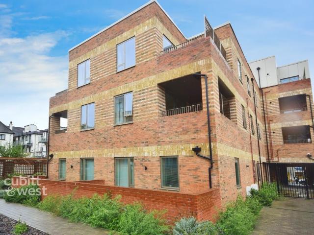 Apartment for rent in London Borough of Sutton, Greater London
