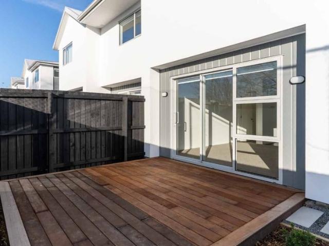 House for rent in Edgeware, Canterbury