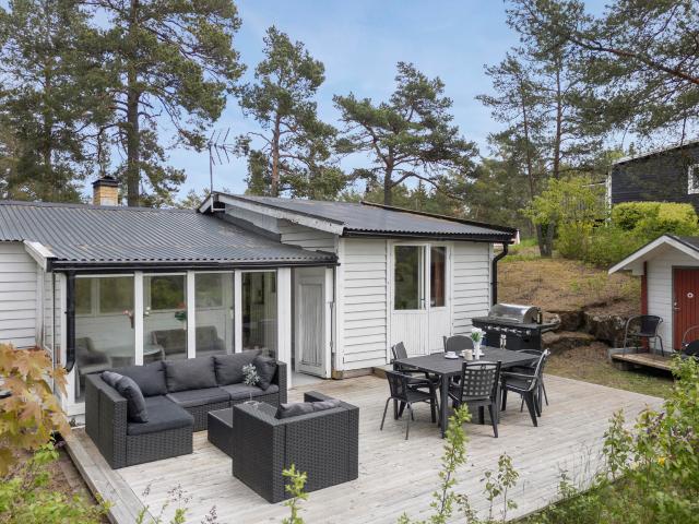 Hus till salu i Ekerö, Stockholm