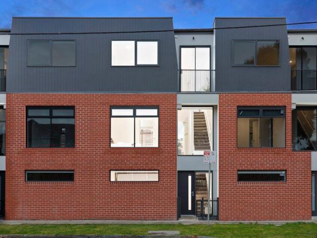 Townhouse for rent in Camerons Creek, Victoria