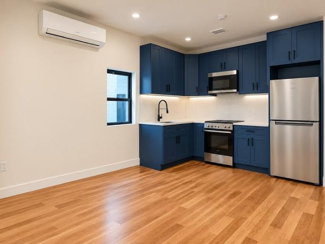 Room for rent in Arverne, New York