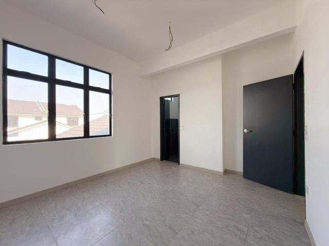 Terraced House for sale in Malaka
