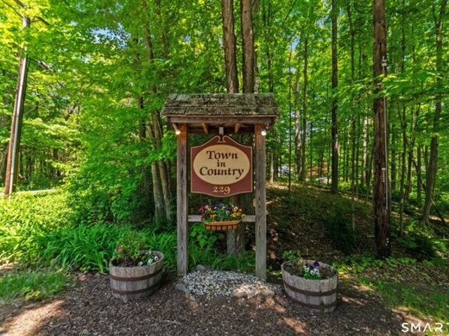 Condo for sale in Woodbury, Connecticut
