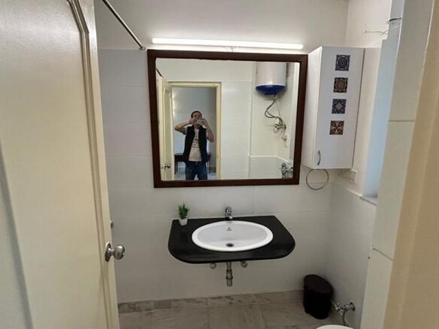 Property for rent in Deri
