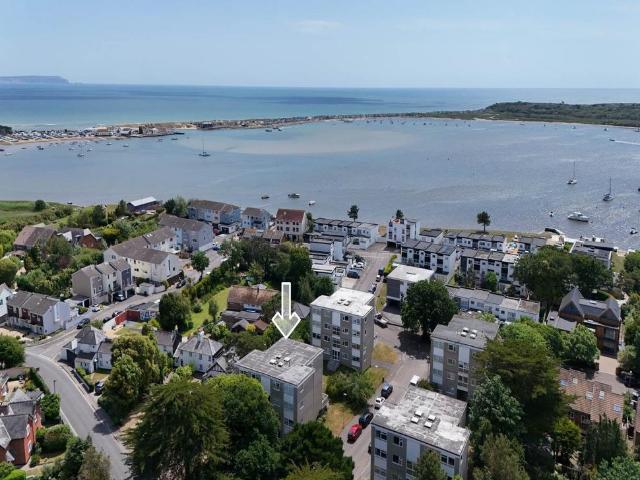 Apartment for rent in Stanpit, Christchurch