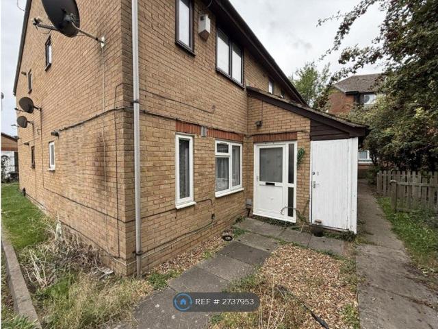 Studio for rent in Slough