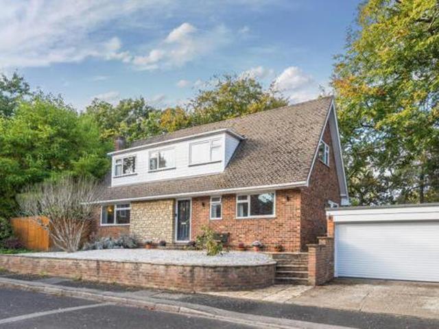 House for sale in Fleet, Hart