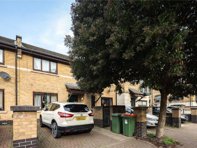 House for rent in Custom House, Greater London