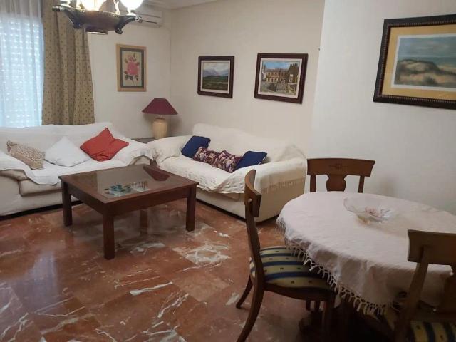 Apartamento en alquiler en Barrio Poetas de la Hispanidad, Baeza